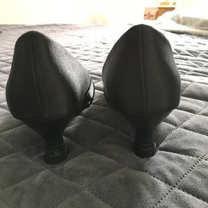 Black Jellypop heels with bow. Size 8